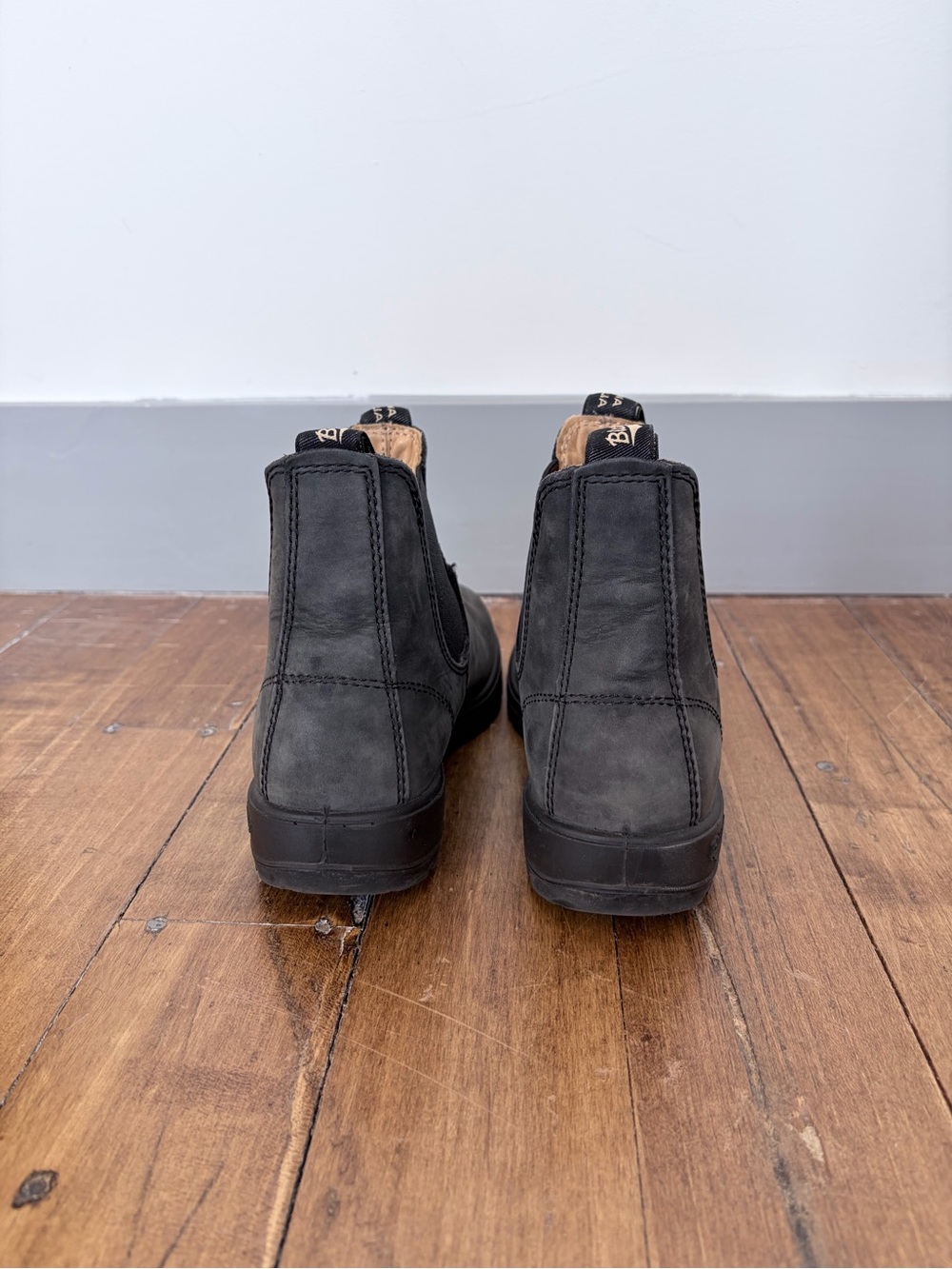 Blundstone 587 Chelsea Boots Rustic Black Leather Women US 7.5 AU 4.5 - Picture 3 of 8